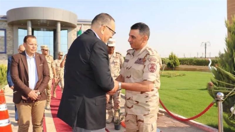 محافظ الشرقية خلال