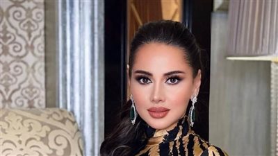 ياسمين رئيس تحتفل بانتهاء تصوير 