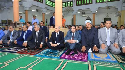 محافظ سوهاج يؤدي صلاة عيد الأضحى المبارك بمسجد 