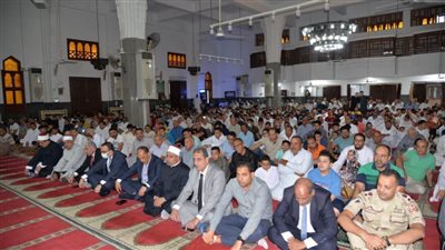 نائب محافظ الإسماعيلية يؤدي صلاة عيد الأضحى المبارك بمسجد الشهداء