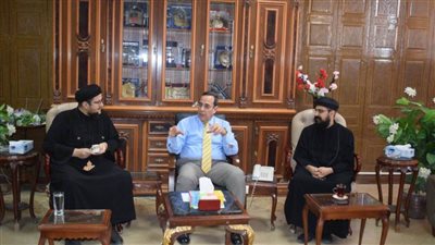 محافظ شمال سيناء يستقبل القيادات والمشايخ ووفدي الكنيسة وبرلمان الشباب للتهنئة بالعيد