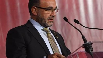 الحسيني: أعد العالم ببطولة سلاح مبهرة.. ودول كبيرة طلبت المشاركة في معسكر منتخب مصر