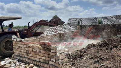 إزالة التعدي على الأراضي الزراعية والبناء بدون ترخيص بكفر الشيخ