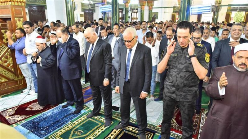 محافظ أسيوط يؤدي