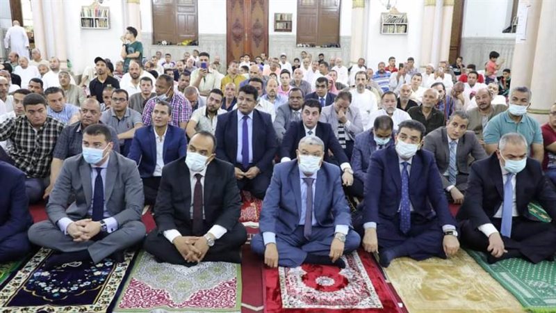 محافظ المنيا يؤدي