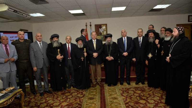 محافظ أسيوط يستقبل