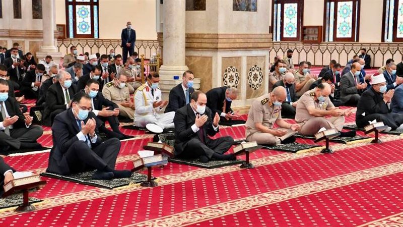 الرئيس ومرافقيه أثناء