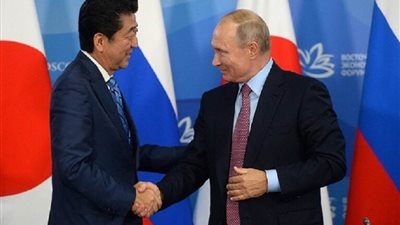 سفير روسيا لدى طوكيو: آبي أدرك أن من مصلحة اليابان  بناء علاقات وثيقة مع روسيا