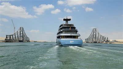 قناة السويس تشهد عبور ٦٨ سفينة بإجمالي حمولات صافية قدرها ٤,٦ مليون طن 