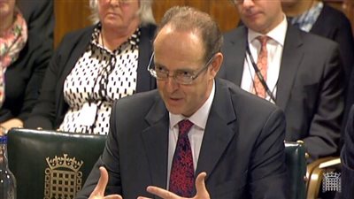 خبير عالمي يحذر: 