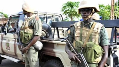 مالي تحتجز 49 عسكريا إيفواريا تصفهم بـ