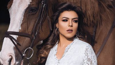 ما يطلبه المستمعون.. ناهد السباعي مع والدتها ببيجامة العيد