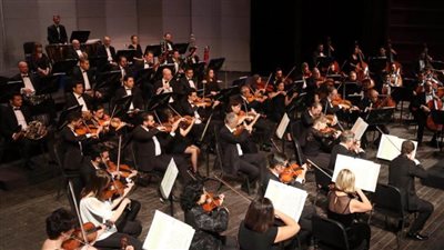 تنويعات عالمية على ألحان عبد الوهاب.. وسيمفونية عنترة بالنافورة