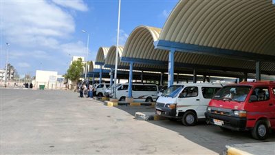 محافظ البحيرة يتفقد مجمع مواقف سيارات الأجرة والسرفيس بدمنهور