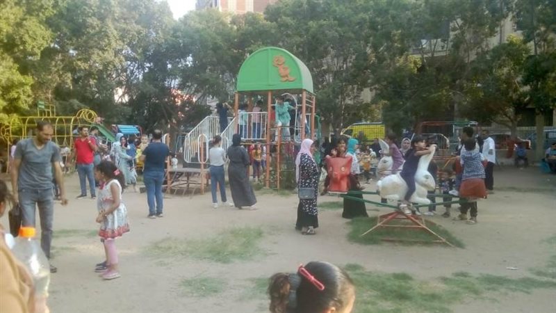 أثناء توافد الزوار