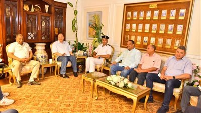 محافظ أسيوط يعقد اجتماعًا لمتابعة إجراءات تطبيق التعريفة الجديدة للأجرة 