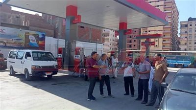 رئيس مدينة سيدي سالم يتفقد محطات الوقود