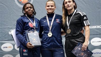 رغم الإصابة.. سمر حمزة تتوج ببرونزية بطولة التصنيف العالمي للمصارعة بتونس