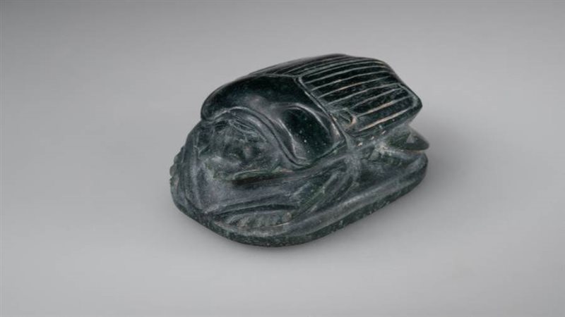 كشف عن مقبرة قائد