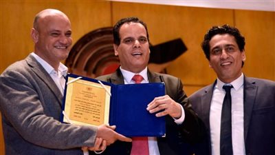 نقابة الصحفيين بمصر تكرم الدكتور مدحت رشدي بجائزتي الصحافة المصرية لعامي 2020 و2021