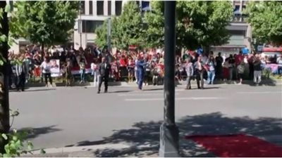 احتفاء بالغ من الجالية المصرية في برلين بالرئيس السيسي فور وصوله