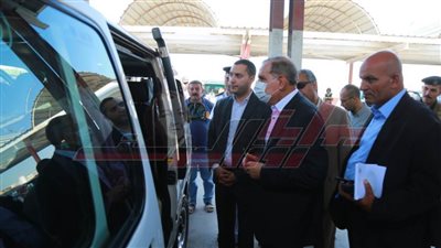 جولة مفاجئة لمحافظ كفر الشيخ على مواقف سيارات الأجرة