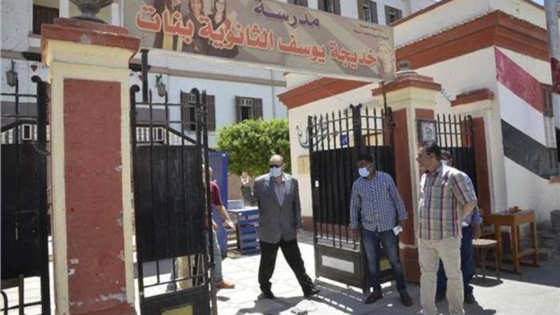 محافظ أسيوط خلال