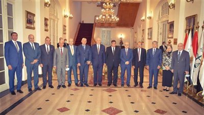 رئيس مجلس الدولة يستقبل رئيس وأعضاء المحكمة الدستورية العليا للتهنئة 