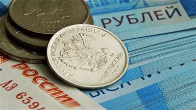 الروبل يسجل أعلى مستوى له أمام الدولار منذ 5 يوليو الجاري