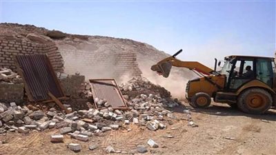 أسوان: إزالة 4 حالات تعد بإدفو والسباعية ورفع 7 أطنان مخلفات