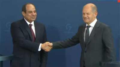متحدث الرئاسة يكشف كواليس لقاء الرئيس السيسي والمستشار الألماني في برلين