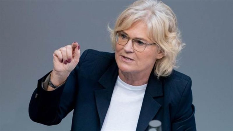 السيدة كريستين لامبريشت