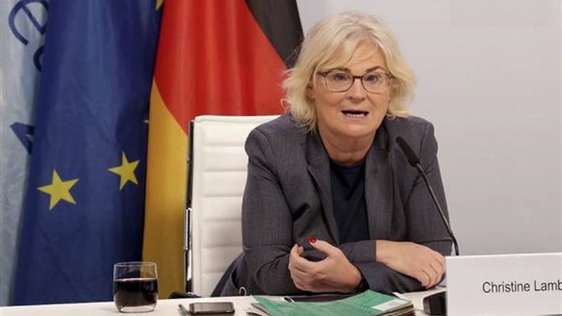 السيدة كريستين لامبريشت