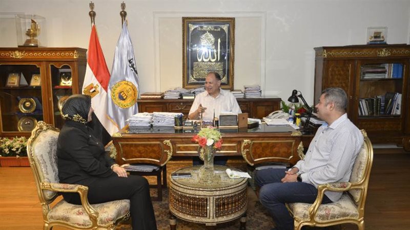 محافظ أسيوط يلتقى