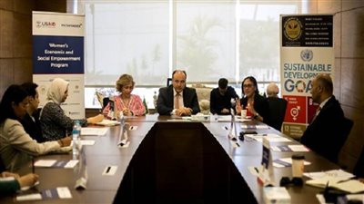 مائدة مستديرة في 