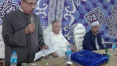 من الإدارة للمصالحات.. أهالى طهطا يحتفلون بتقاعد شيخ أزهرى