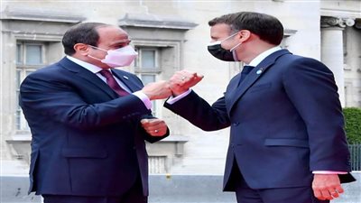 الرئيس السيسي يصل إلى قصر الإليزيه لعقد مباحثات قمة مع نظيره الفرنسي