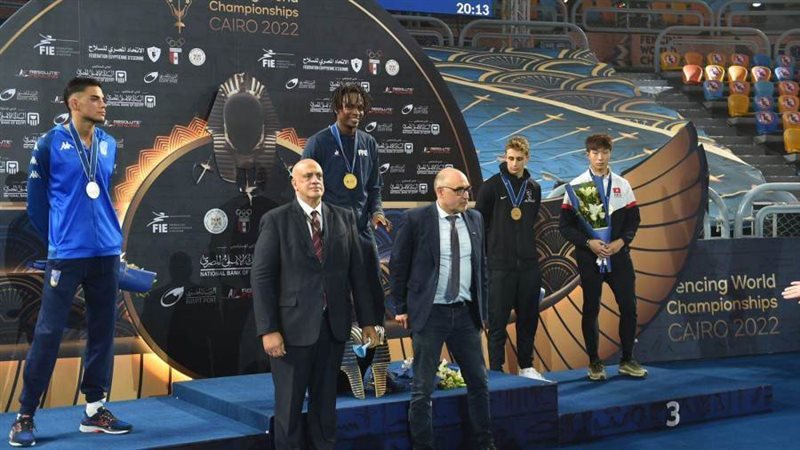 الفرنسي إنزو ليفور