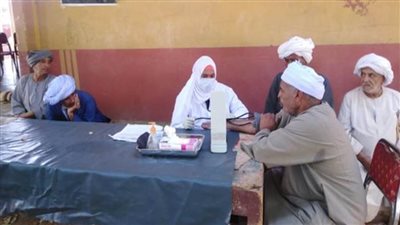 توقيع الكشف المجاني على 2400 مواطن ضمن القوافل الطبية بأسوان وكوم أمبو