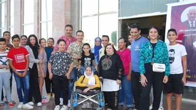 هشام عطوة يتفقد مسرح وقاعات قصر ثقافة السويس