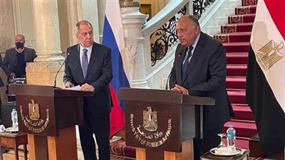 وزير الخارجية ونظيره الروسي يؤكدان عمق العلاقات بين البلدين في شتى المجالات