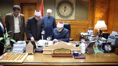 وكيل الأزهر يعتمد نتيجة البعوث الإسلامية للشهادتين الإعدادية والثانوية
