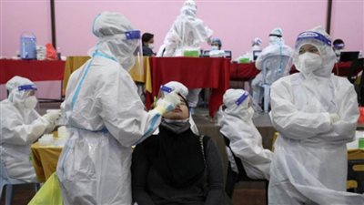 تباين الإصابات اليومية جراء كورونا بعدد من الدول العربية