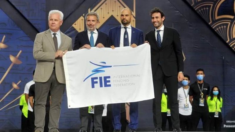 مصر تسلم إيطاليا