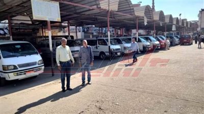 انتظام سير العمل بمجمع مواقف سيارات الأجرة بالحامول