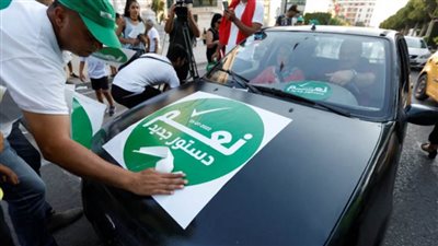 تونس.. الناخبون يصوتون في الاستفتاء على الدستور