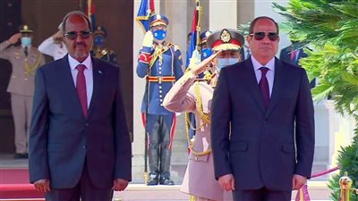 مراسم استقبال رسمية للرئيس الصومالي في قصر الاتحادية