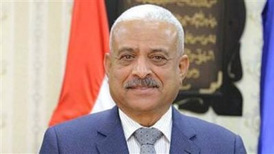 محافظ السويس يقرر تخفيض درجات القبول بالصف الأول الثانوي العام والخاص