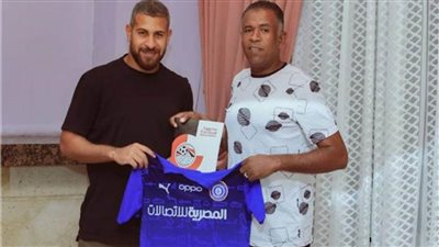 نادي أسوان يجدد عقد حارس مرمى فريق الكرة خالد وليد لمدة موسمين