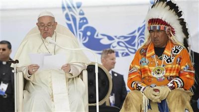 زعماء قبائل السكان الأصليين والناجون من التعذيب بكندا يردون على اعتذار البابا